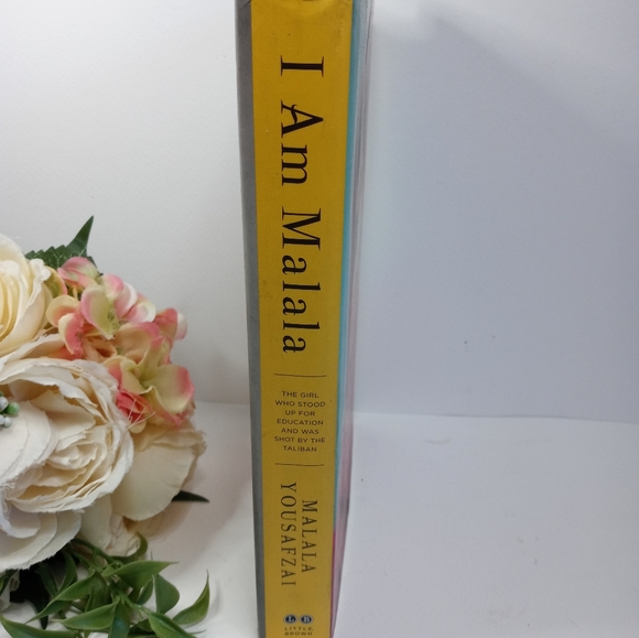 I Am Malala Hardcover Book. Malala Yousafzai Biography Book by Christina Lamb. - Picture 3 of 14